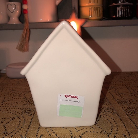 Rae Dunn SHOE FUND Bank - Picture 4 of 8